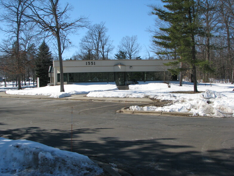 1525-1551 Park Pl, Ashwaubenon, WI for lease - Building Photo - Image 2 of 6