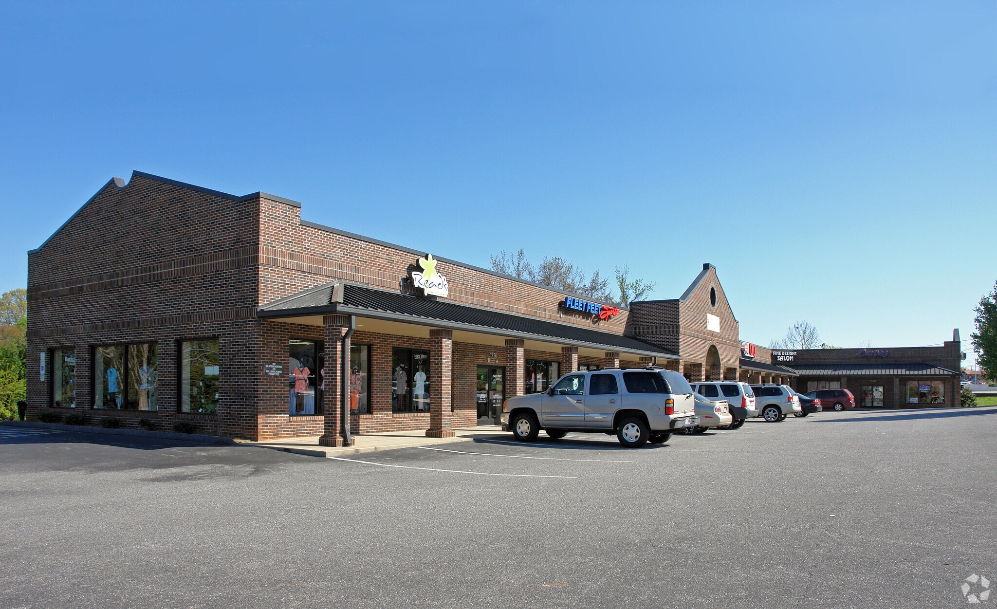 1752-1776 N Center St, Hickory, NC for sale Primary Photo- Image 1 of 1