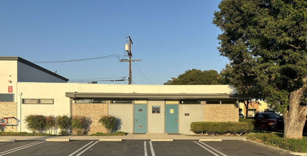 1741 W Romneya Dr, Anaheim, CA for lease - Building Photo - Image 1 of 14