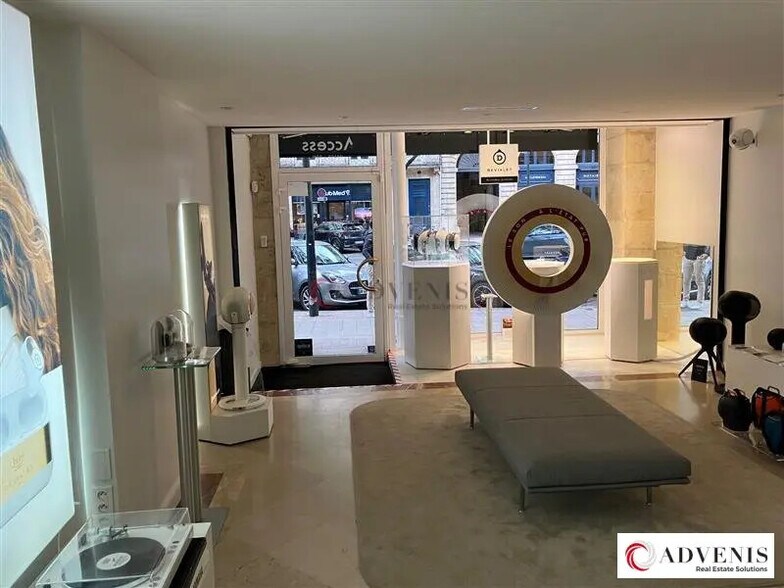 Retail in Bordeaux for lease - Interior Photo - Image 2 of 8