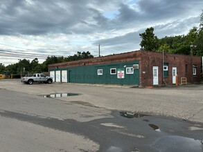 240 E Aurora St, Waterbury, CT for lease Building Photo- Image 2 of 5