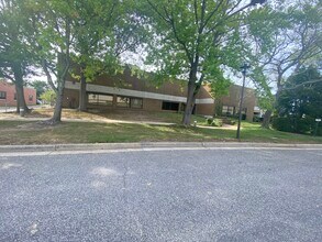 81 Executive Blvd, Farmingdale, NY for lease Interior Photo- Image 1 of 8