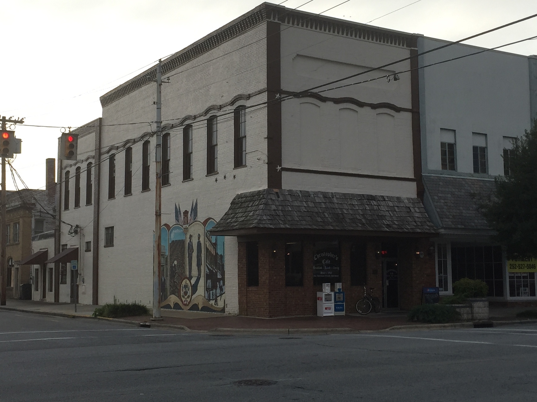 217 N Queen St, Kinston, NC for sale Primary Photo- Image 1 of 1