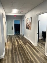 600 Enterprise Dr, Oak Brook, IL for lease Building Photo- Image 2 of 9