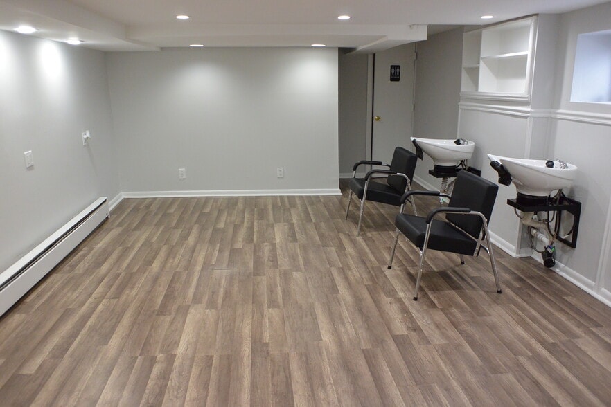 5862 Christian St, Philadelphia, PA for lease - Building Photo - Image 3 of 15