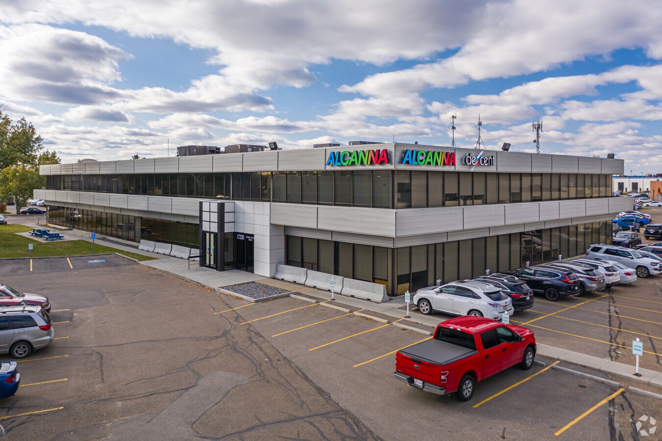 17220 Stony Plain Rd, Edmonton, AB T5S 2C3