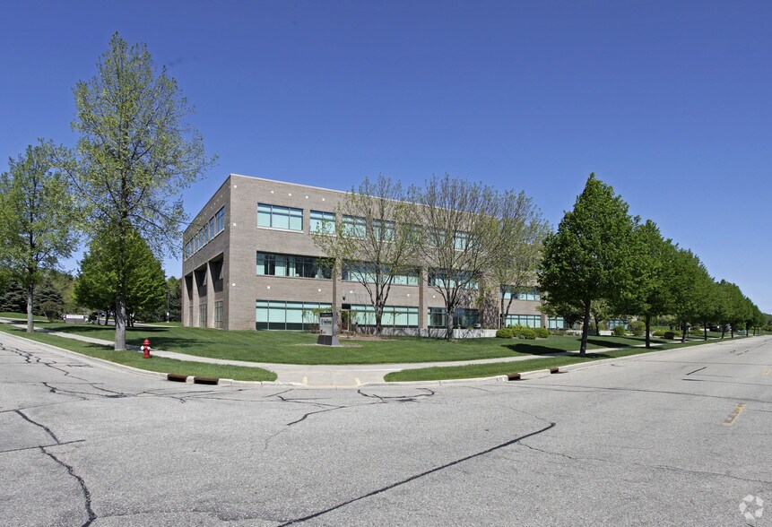 1212 Deming Way, Madison, WI for lease - Primary Photo - Image 2 of 9