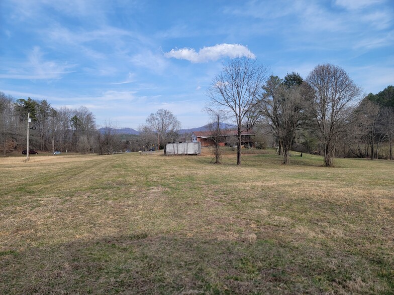 518 Hwy 64 E, Hayesville, NC for lease - Primary Photo - Image 2 of 15