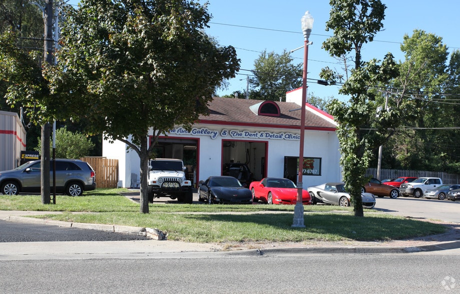 7615 Shawnee Mission Pky, Mission, KS 66202 Retail for Sale