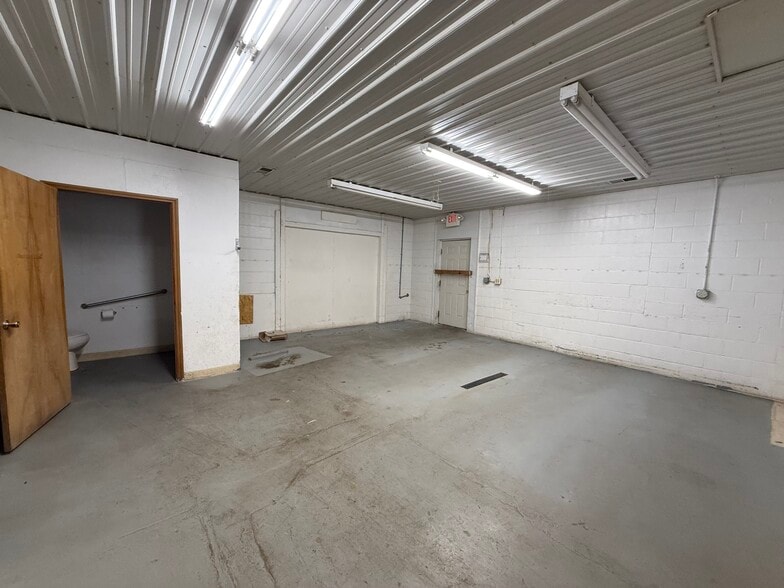 1118 Sherman St, Bucyrus, OH for sale - Building Photo - Image 3 of 10