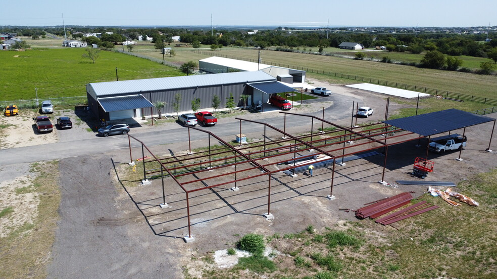 121 Pistol Rd, Weatherford, TX for lease - Building Photo - Image 2 of 7