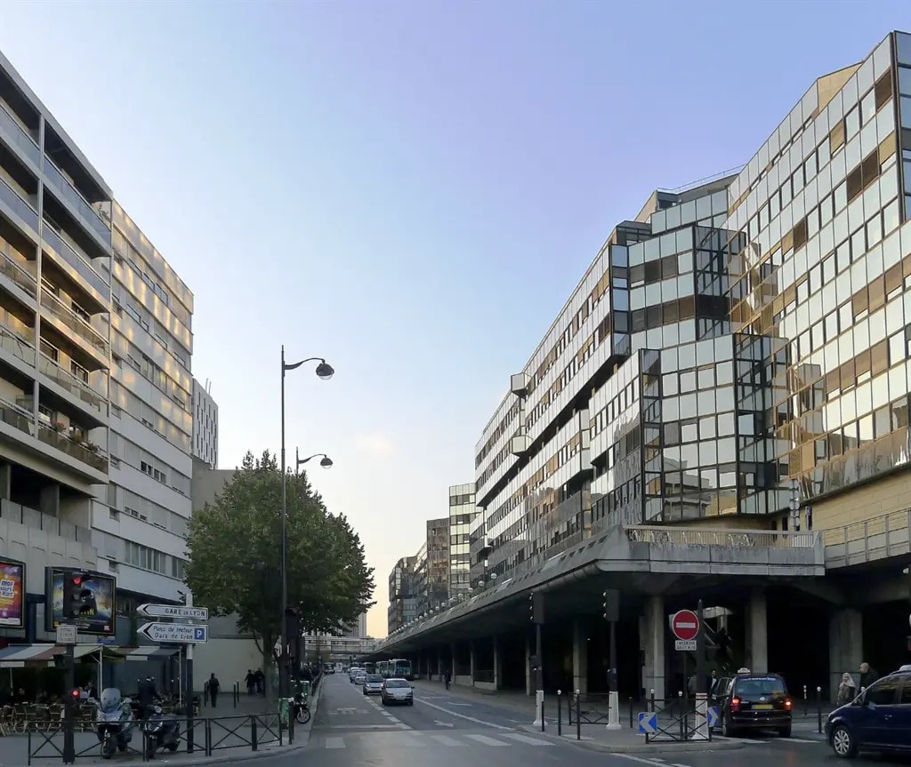 Retail in Paris for lease Building Photo- Image 1 of 3