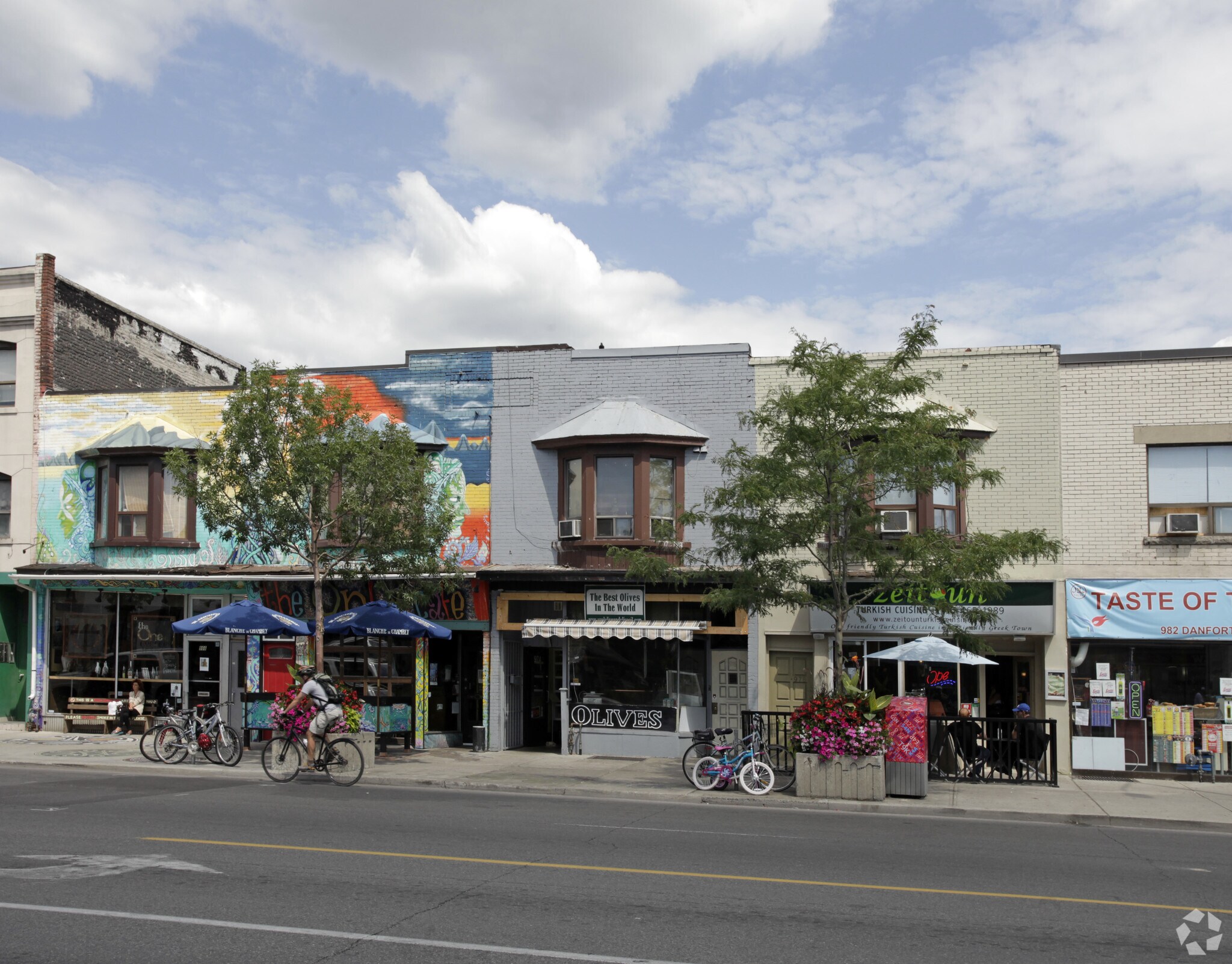 974 Danforth Ave, Toronto, ON for sale Primary Photo- Image 1 of 1