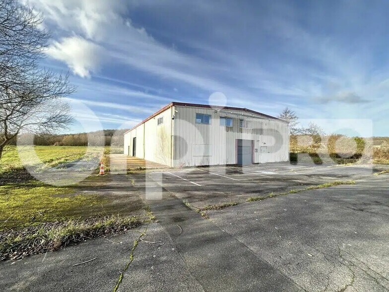 Flex in Chiry-Ourscamp for sale - Building Photo - Image 2 of 8