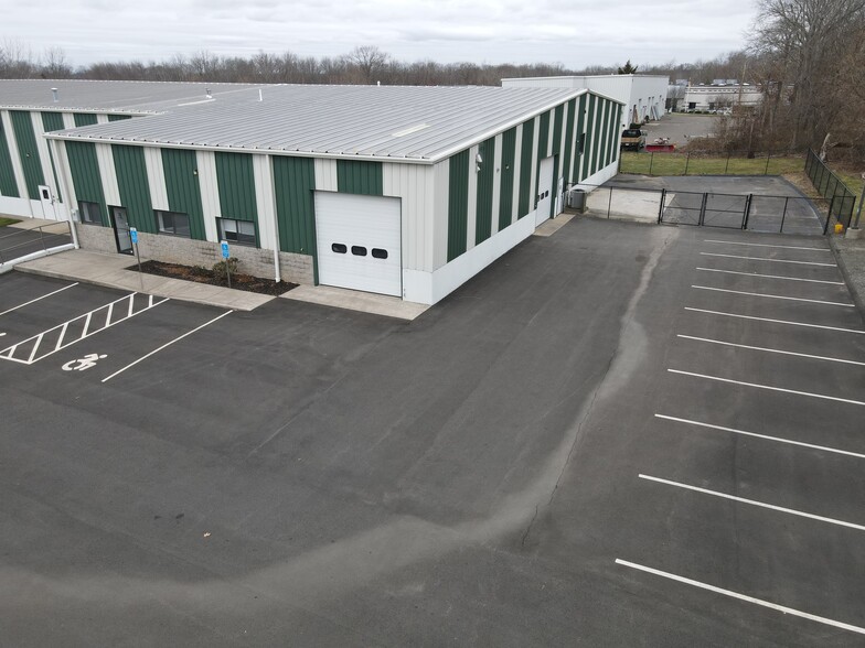 6 Sycamore Way, Branford, CT for lease - Building Photo - Image 3 of 3