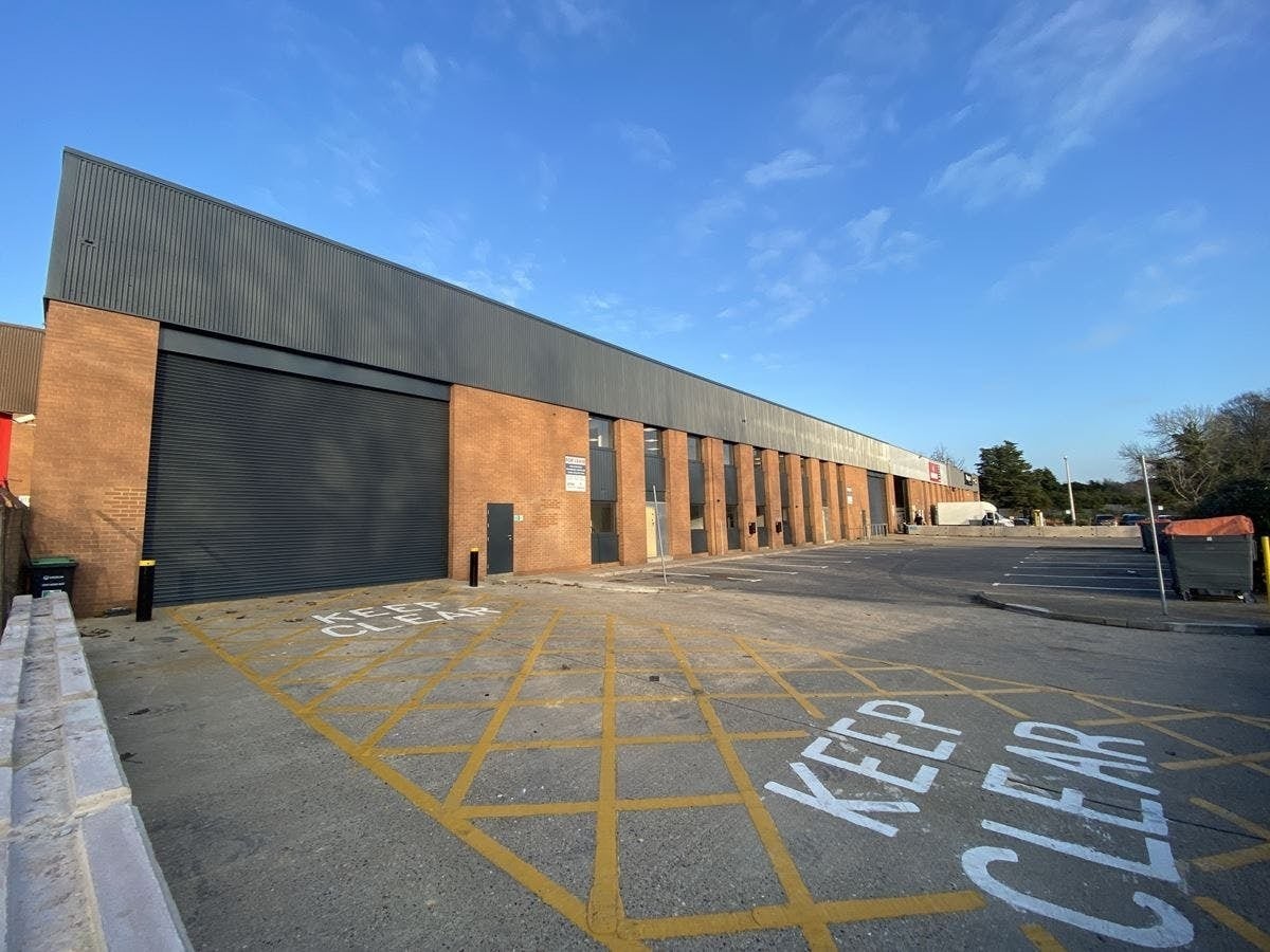 3-4 Fairfield Trade Park, Kingston Upon Thames for lease Building Photo- Image 1 of 41