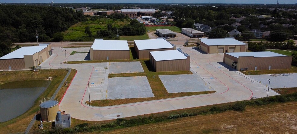 11811 Champion Forest Dr, Houston, TX for sale - Building Photo - Image 2 of 5