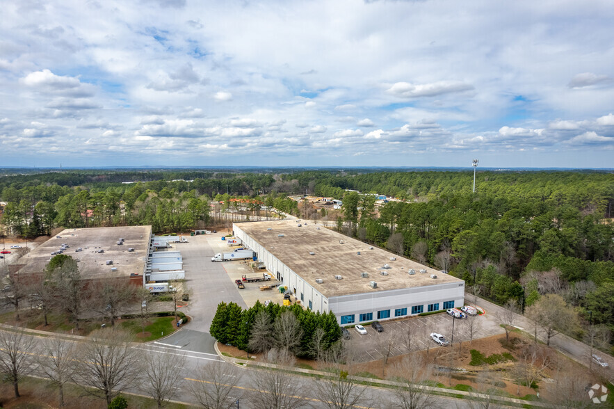 2700 Perimeter Park Dr, Morrisville, NC for lease - Building Photo - Image 2 of 6