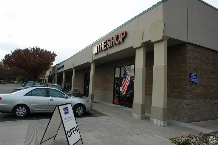 722-740 Mangrove Ave, Chico, CA for lease - Primary Photo - Image 3 of 4