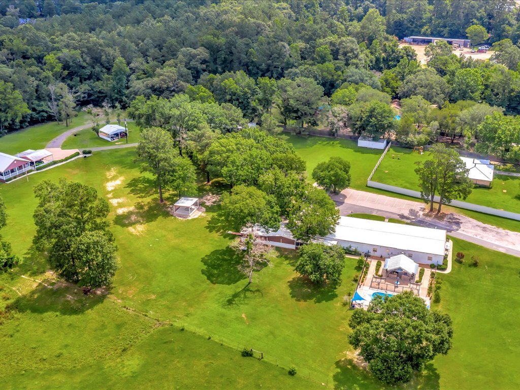 6170 Ted Trout Dr, Lufkin, TX 75904