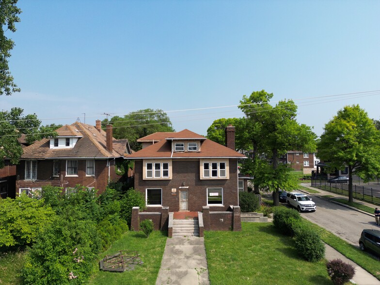 2641 W Grand Blvd, Detroit, MI for lease - Primary Photo - Image 1 of 17