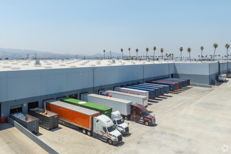 27164 San Bernardino Ave, Redlands, CA for lease - Building Photo - Image 2 of 4