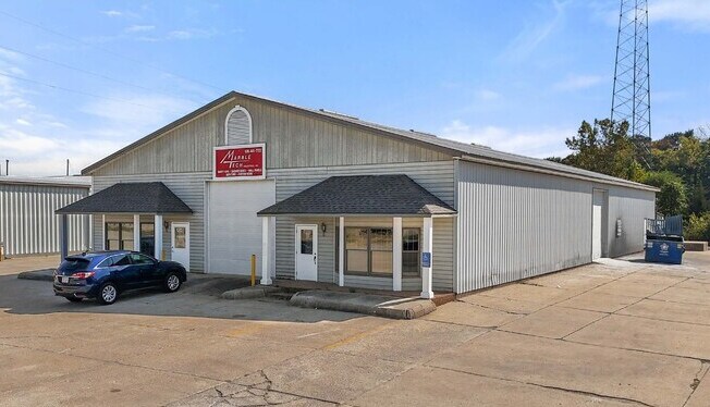 4548 S St Peters Pky, Saint Charles, MO for lease Building Photo- Image 1 of 7