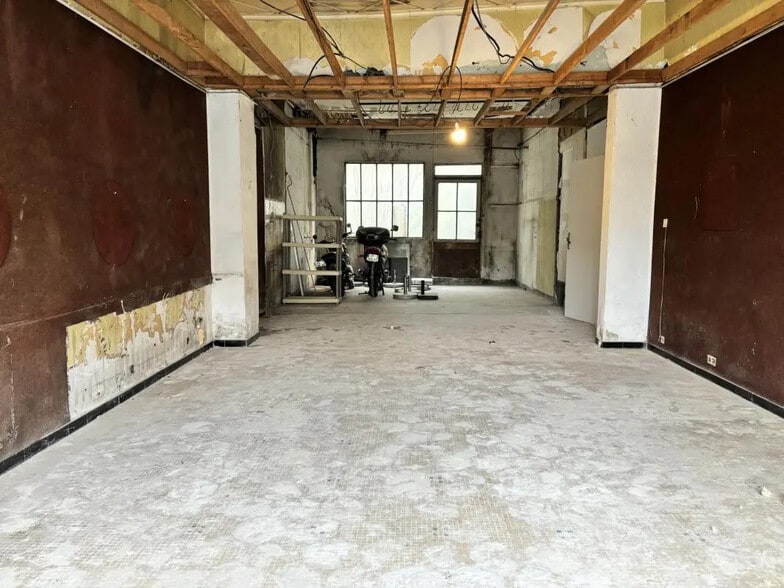 Retail in Bordeaux for lease - Interior Photo - Image 2 of 6