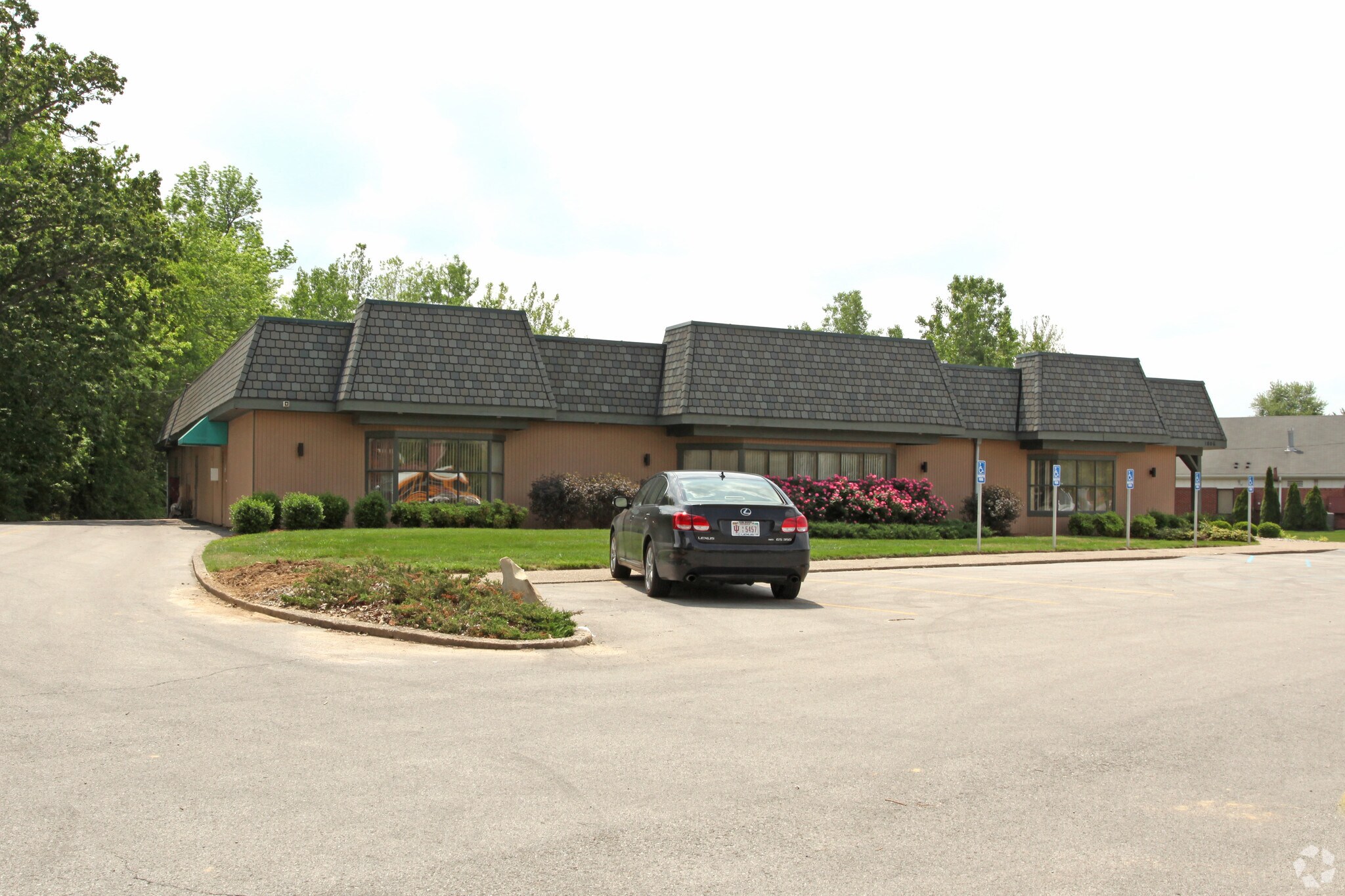 1806 10th St, Jeffersonville, IN for sale Primary Photo- Image 1 of 3