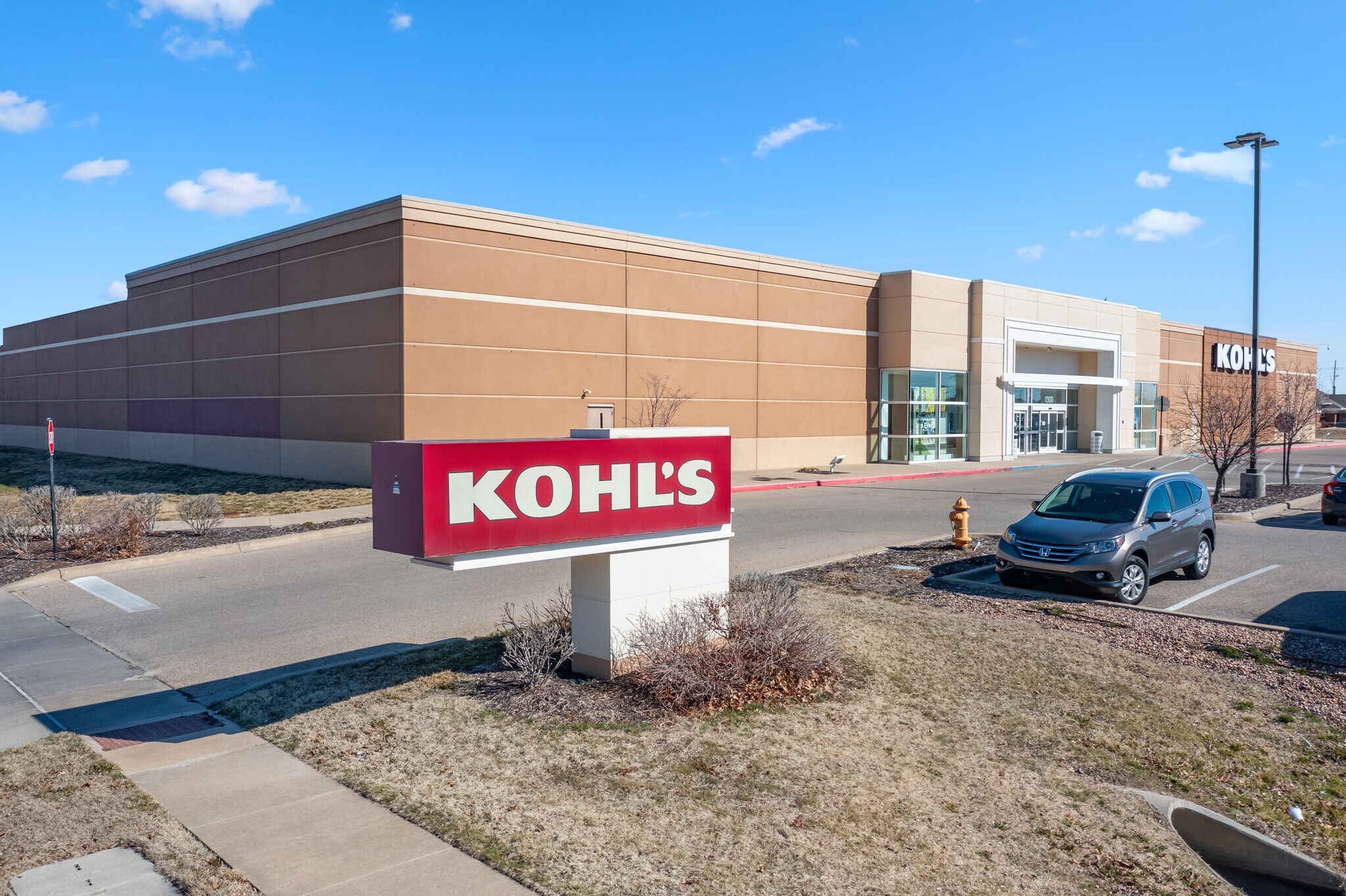 1300 E 17th Ave, Hutchinson, KS for sale Building Photo- Image 1 of 1