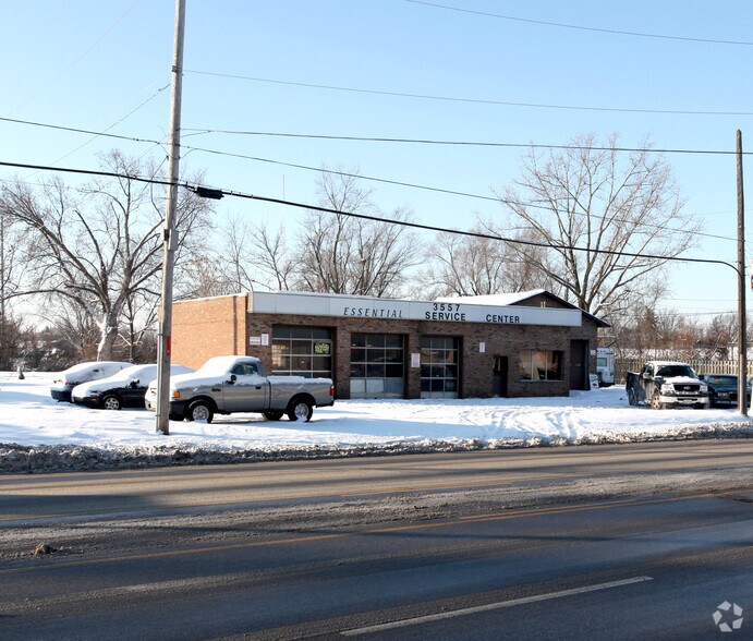 3557 E Main St, Whitehall, OH for sale - Building Photo - Image 2 of 5