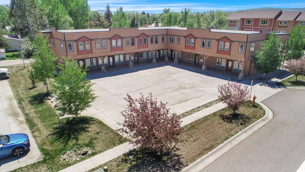 140 S 6th St, Hayden, CO 81639