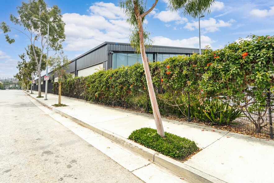 13031 W Jefferson Blvd, Los Angeles, CA for lease - Building Photo - Image 2 of 9