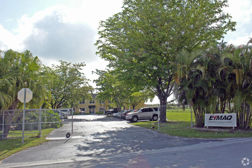 13775 SW 145th Ct, Miami, FL for lease - Building Photo - Image 2 of 18