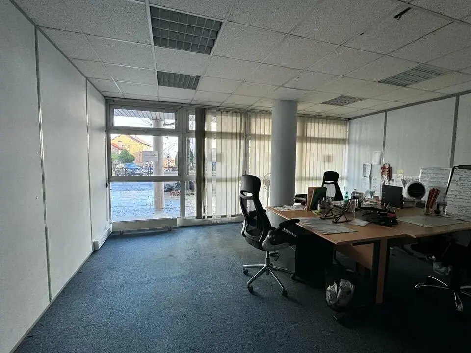 Versailles, YVE 78000 - - - Interior Photo - Image 1 of 3