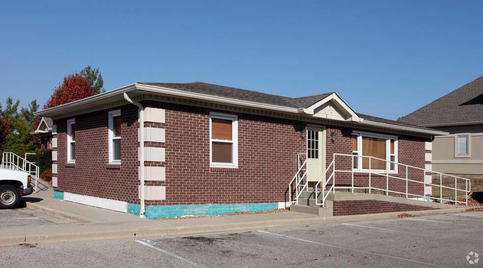 1674 W Smith Valley Rd, Greenwood, IN for sale - Primary Photo - Image 1 of 6