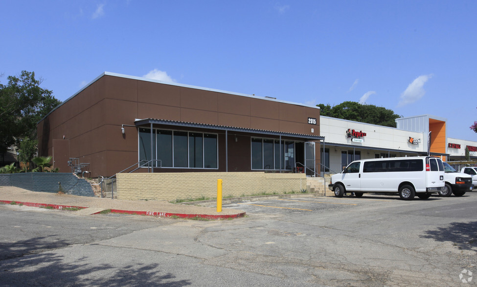 2015 E Riverside Dr, Austin, TX for lease - Building Photo - Image 2 of 12