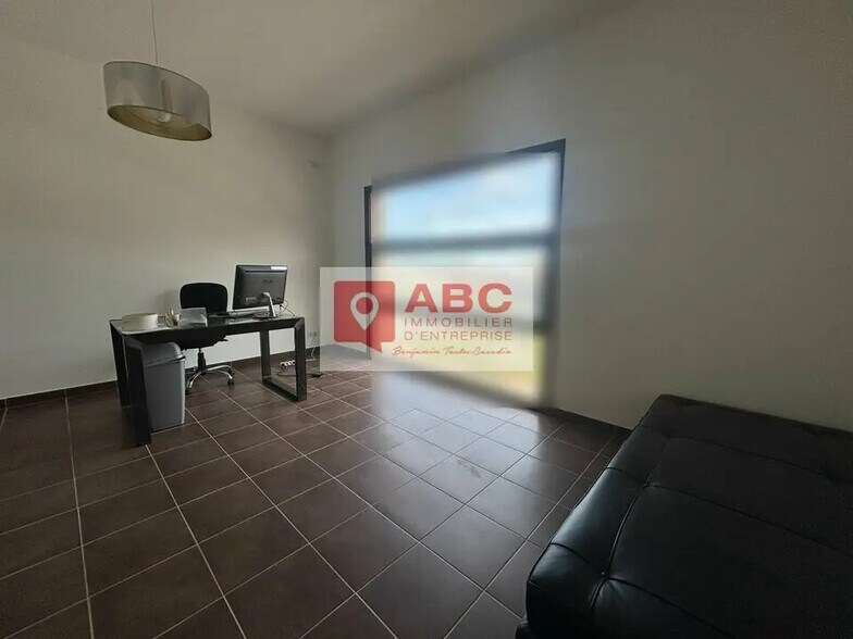 Office in Perpignan for sale - Interior Photo - Image 1 of 9