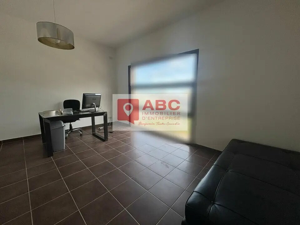 Office in Perpignan for sale Interior Photo- Image 1 of 10