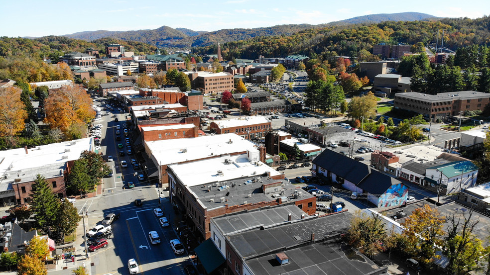 675 East King St, Boone, NC for sale - Primary Photo - Image 1 of 1