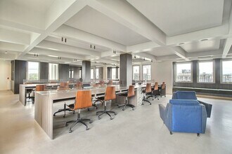 60-62 Rue D'Hauteville, Paris for lease Interior Photo- Image 1 of 9