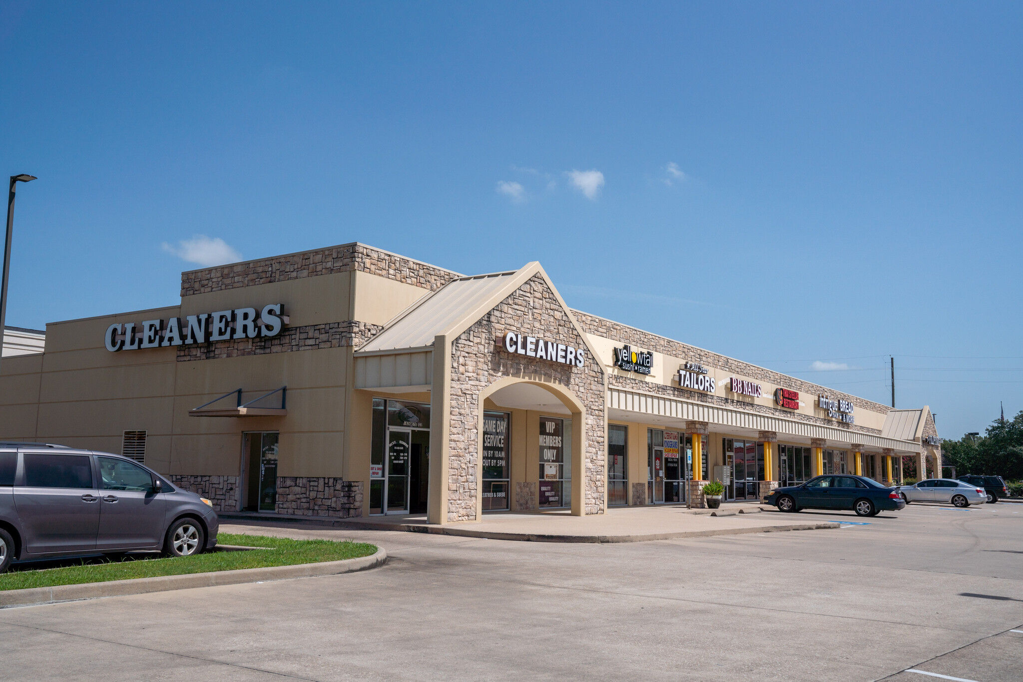 1826 Country Place Pky, Pearland, TX for lease Building Photo- Image 1 of 5