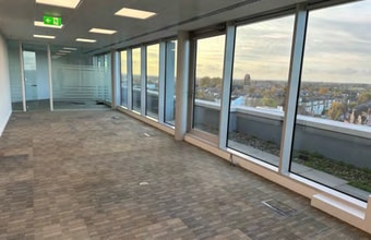 St. Marks Hl, Surbiton for lease Interior Photo- Image 2 of 9