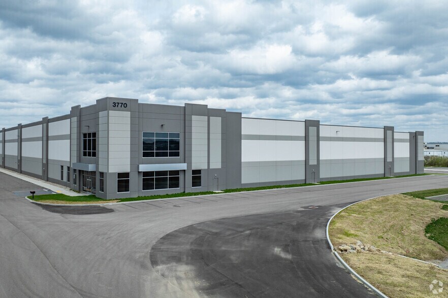 8553 Seward Rd, Fairfield, OH for lease - Primary Photo - Image 1 of 1