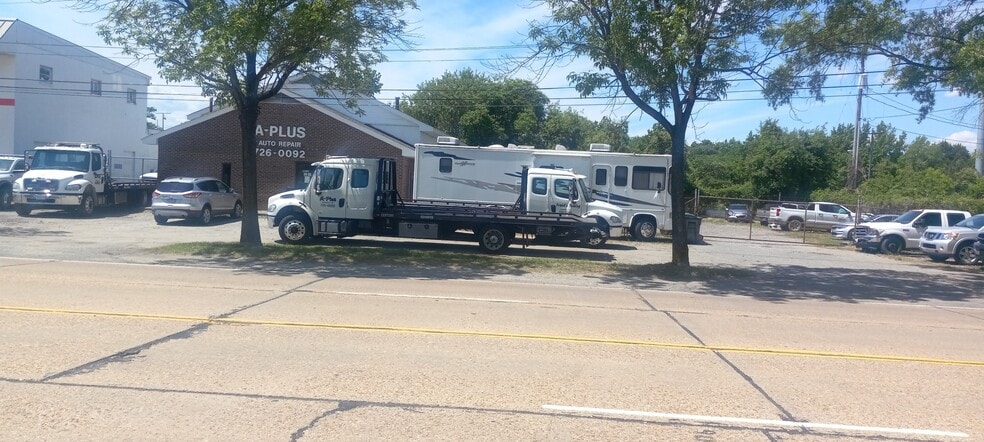 2512 W Pembroke Ave, Hampton, VA for sale - Building Photo - Image 3 of 15