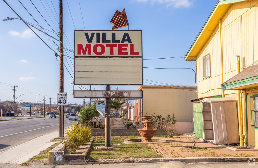 3426 Fredericksburg Rd, San Antonio, TX for sale - Building Photo - Image 2 of 62