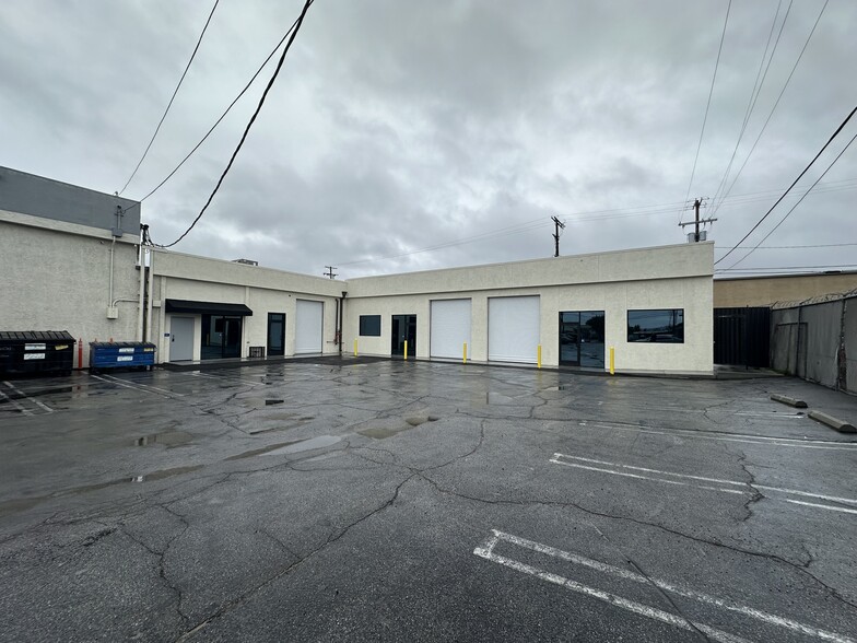 14621 Titus St, Van Nuys, CA for lease - Building Photo - Image 2 of 12