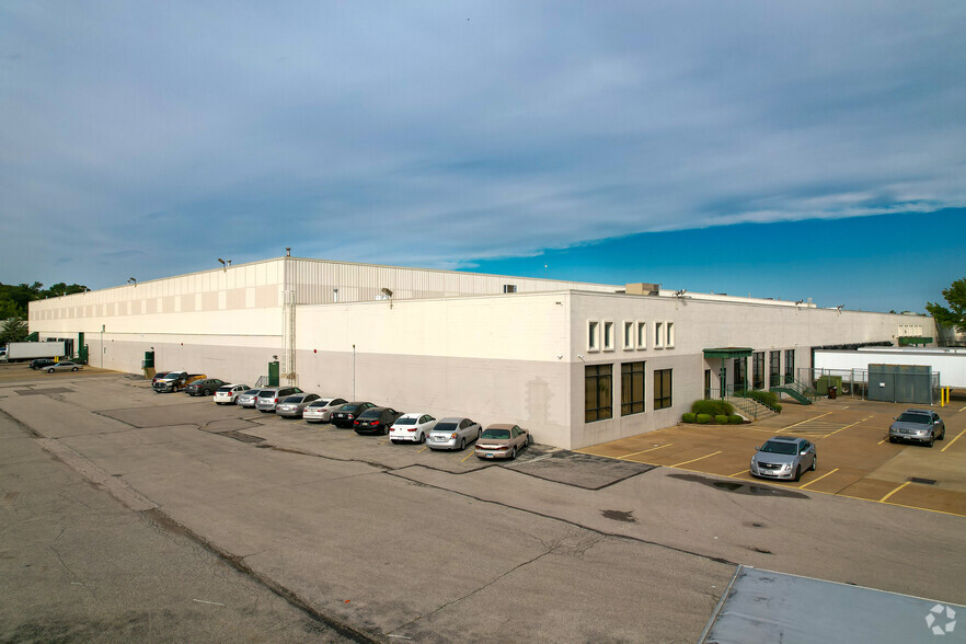 11418-11446 Moog Dr, Saint Louis, MO for lease - Building Photo - Image 1 of 5