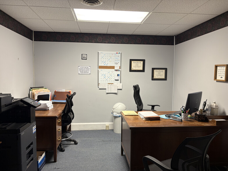 108 E Main St, Bedford, VA for sale - Building Photo - Image 2 of 4