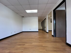 28215 Agoura Rd, Agoura Hills, CA for lease Building Photo- Image 1 of 5